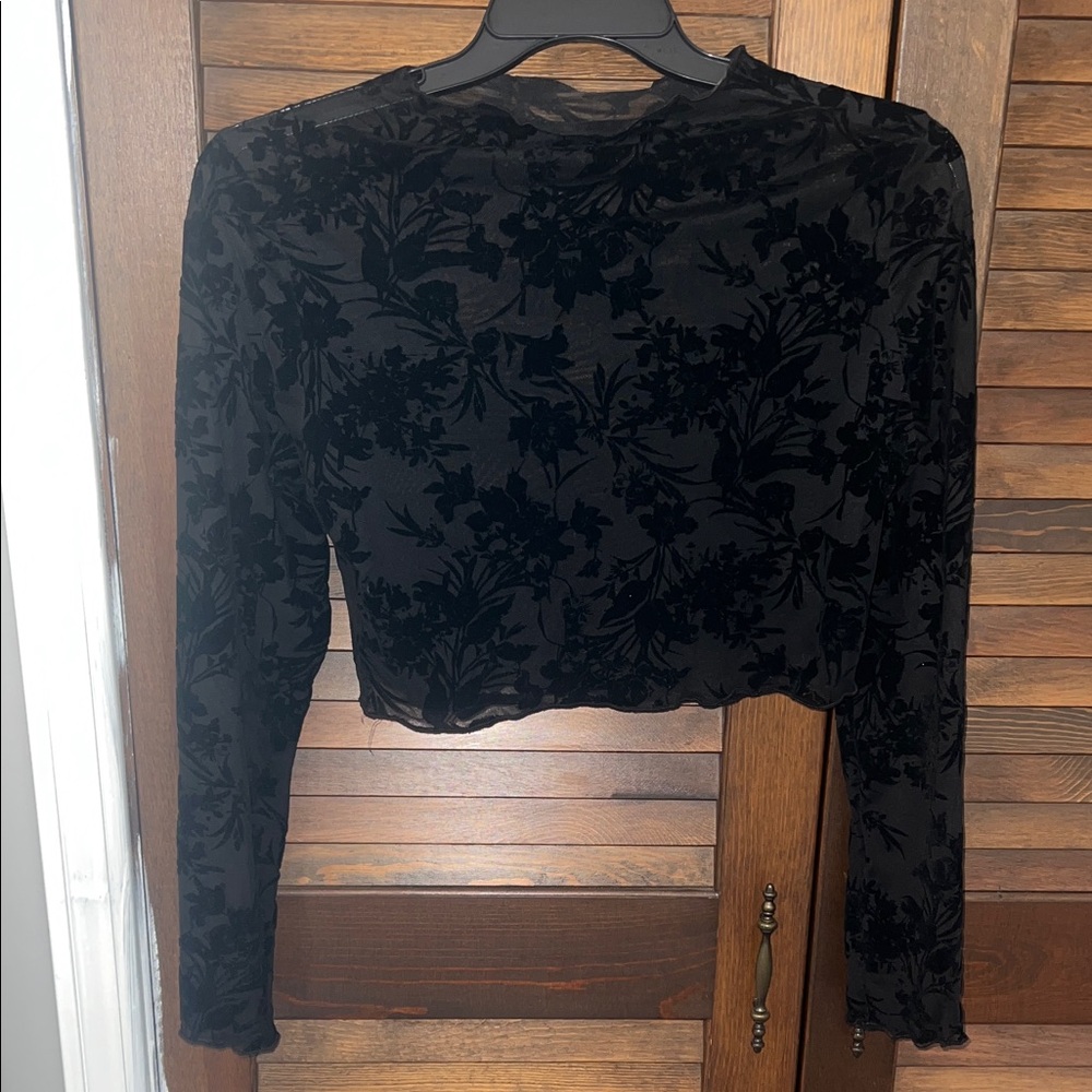 Black Floral Long-Sleeve Crop Top